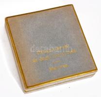 Babits Mihály: Erato. Az erotikus világköltészet remekei. Borsos Miklós rajzaival. (Minikönyv.) Bp.,...