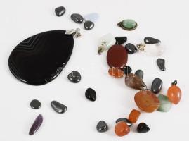 Klf achátok, közte nagyobb méretű