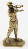 Trombitás katona bronz szobra, m: 5,5 cm