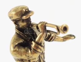 Trombitás katona bronz szobra, m: 5,5 cm