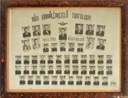 1962 MÁV Könnyűgépkezelő Tanfolyam tablófotó, üvegezett keretben, keret: 27x35 cm