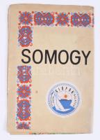 cca 1967 Somogy megye térképe, illusztrált, rajta a Balatonnal, Bp., Cartographia, hajtott, 98x66 cm