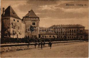 Késmárk, Kezmarok; Thököly tér és vár. Wiesner J. F. kiadása / square, castle
