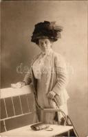 1910 Pöstyén, Piestany; nyaraló úrhölgy / lady on holiday, spa guest. photo (fl)