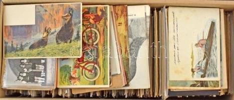 Kb. 1200 db RÉGI és MODERN motívum és művészlap dobozban / Cca. 1200 pre-1960 motive and art postcards in a box