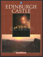 Richard Fawcett - Iain McIvor - Bent Petersen: Edinburgh Castle. Offical guide. Edinburgh,1986, Her Majesty's Stationery Office. Angol nyelven. Gazdag képanyaggal illusztrált. Kiadói papírkötés.