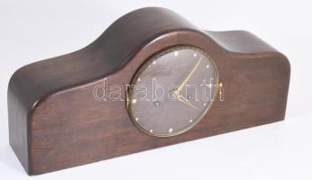 Junghans kandallóóra. Kis sérüléssel, kulccsal, működik, számlapüveg tartója laza, 50x22 cm