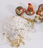 55 darab fenyődísz és lánc