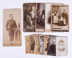 Vegyes keményhátú fotó tétel, sérülésekkel, 10,5×6,5 és 21×10,5 cm közötti méretekben