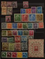 Magyar gyűjtemény 1850-től kb 2000-ig sok jobb kiadással, eleinte főleg bélyegzett, később főleg pos...