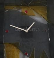 Kalmár Pál: Falióra. Anyagában színezett üvegblokkokból épített iparművész falióra, jelzett, hibátla...