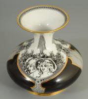 Hollóházi Jurcsák László által tervezett váza: Női fejek. Matricás, jelzett, hibátlan, m: 15,5 cm