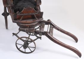 cca 1900-1930 Antik gyermek "kutya" hintó. Kézzel készített. Fa, kovácsoltvas kerekekkel, ...