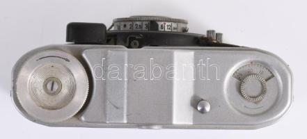 VEB Zeiss Ikon Taxona fényképezőgép, Novonar Anastigmat 3.5/35 objektívvel, kicsit elvált borítással