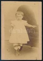 1873 Gyermekfotó Rupprecht soproni műterméből feljegyzésekkel, vágott 9,5x6,5 cm