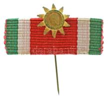 1947. "A Magyar Szabadság Érdemrend bronz fokozata" kitüntetés patinázott bronz miniatűr kitűzője, szalagsávba tűzve TXF Hungary 1947. "Order of Merit of Hungarian Freedom, Bronze Grade" bronz miniature decoration with ribbon C:XF