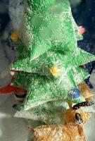 cca 180 cm magas felfújható hóember, benne mikulás figurával, hozzá az üzemeltetéshez szükséges komp...