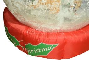 cca 180 cm magas felfújható hóember, benne mikulás figurával, hozzá az üzemeltetéshez szükséges komp...