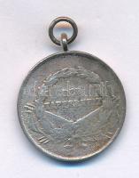 1914. "Ferenc József II. osztályú Ezüst Vitézségi Érem" ezüstözött bronz miniatűrje (18mm)...