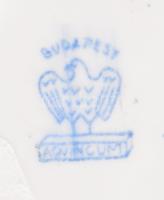 Hollóházi esernyős lány. Kézzel festett, jelzett, hibátlan. 14 cm