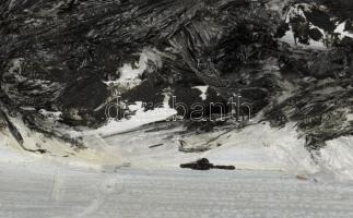 Wagner János (1936-2022): Gomolygás, 2016. Zománcfesték, vegyes technika, műanyag fólia, jelzett a h...