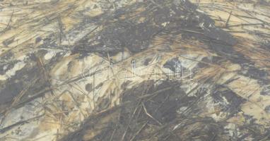 Wagner János (1936-2022): Lecsurgás. Akril, szalma, merített papír, jelezve jobbra lent: Wagner Jáno...