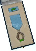 1992. "Rendőrségi Szolgálati Jel 30 év után" hátlapon jelzett Ag kitüntetés mellszalagon, miniatűrrel szalagsávon, dísztokban T:AU NMK 760.