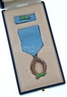 1992. "Rendőrségi Szolgálati Jel 20 év után" Ag kitüntetés mellszalagon, miniatűrrel szalagsávon, dísztokban T:AU patina NMK 760.