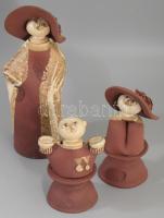 Sarkantyu Judit (1947- ): 3 darab figura. Jelzett, hibátlan, m: 26,5 cm alatt