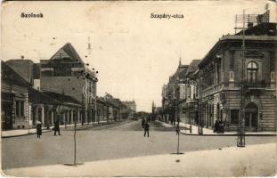 1914 Szolnok, Szapáry utca, Szolnoki Hitelbank r.t. gépraktára, üzletek. Gerő Ignác kiadása (EB)