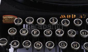 cca 1937 Adlerwerke Vorm. Heinrich Kleyer A.G. "Adler Mod 37" írógép. A Wehrmacht számára ...