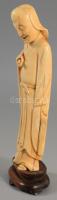 Keleti bölcs. Antik faragott elefántcsont szobor, cca 19. sz. vége, fa talapzaton, hibátlan (csont t...
