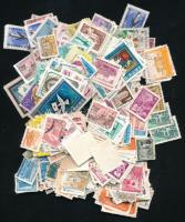 Néhány száz db bélyeg, eltérések, színváltozatok kutatásához, tasakban ömlesztve