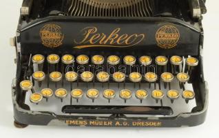 1914-1924 Perkeo táskaírógép, tokjában, magyar nyelvű billentyűzettel, táskájában, összességében jó ...