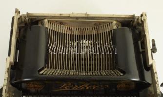 1914-1924 Perkeo táskaírógép, tokjában, magyar nyelvű billentyűzettel, táskájában, összességében jó ...