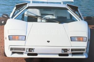 cca 1985 Lamborghini Countach, Brad Wagner felvétele, Autobahn Graphics, printed in Japan, papír, ba...