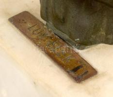 Lux Elek (1884-1941): Női büszt. Feltehetően ón vagy bronz, jelzett a talapzaton, m: 24,5 cm