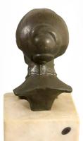 Lux Elek (1884-1941): Női büszt. Feltehetően ón vagy bronz, jelzett a talapzaton, m: 24,5 cm