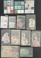 NSZK, Berlin, NDK bélyegek hátoldali sorszámmal, köztük 5 db postatiszta is, tasakokban és kis stecklapokon