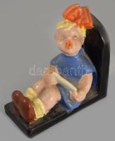 Komlós Kerámia Budapest gyermekfigurás könyvtámasz, jelzett, felületi sérüléssel, 15x15 cm