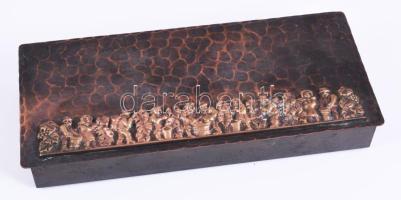 Iparművészeti réz díszdoboz, szüreti jelenettel, 9,5x21 cm