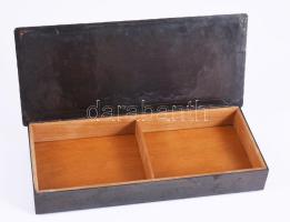 Iparművészeti réz díszdoboz, szüreti jelenettel, 9,5x21 cm