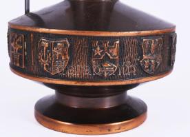 Iparművészeti réz címeres váza. Kis kopással, m: 31 cm