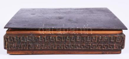 Mészáros jelzéssel, retró fém doboz, fabetéttel, 11,5x11,5 cm