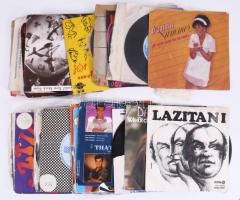 28 darab kisalakos bakelit lenmez, érdekes darabokkal.