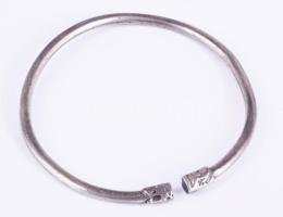 Ezüst (Ag) antik karperec, jelzés nélkül, d: 4,5 cm, nettó: 6,3 g