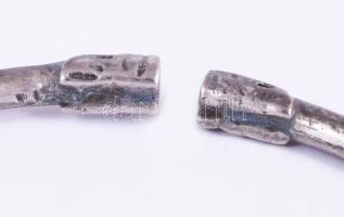 Ezüst (Ag) antik karperec, jelzés nélkül, d: 4,5 cm, nettó: 6,3 g