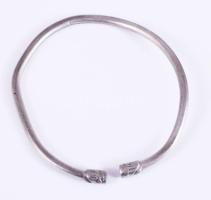 Ezüst (Ag) antik karperec, jelzés nélkül, kis deformációval, d: 4,5 cm, nettó: 6,2 g