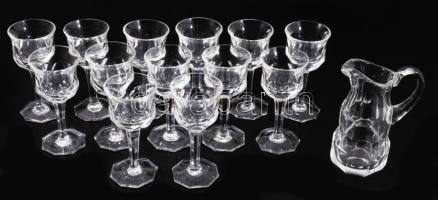 cca 1910-1930 12 személyes csiszolt kristály röviditalos garnitúra, kiöntővel, m: 9-10 cm