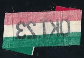 1989. okt. 23. Nemzetiszínű emlékszalag a harmadik Magyar Köztársaság kikiáltásának (egyben az 1956-...